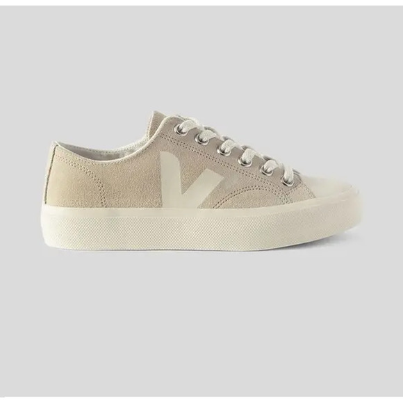 Veja Wata II Suede Low Top Round Toe Sneakers Tan / White Women's Size US 9 - Picture 2 of 8